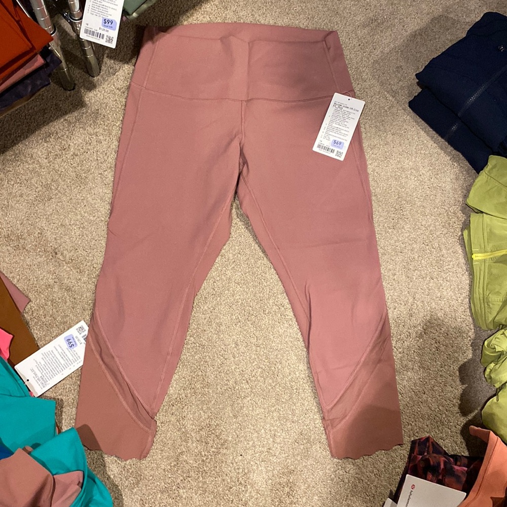 Lululemon Wunder under HR Crop 23” scalloped leggings in spiced chai NWOT